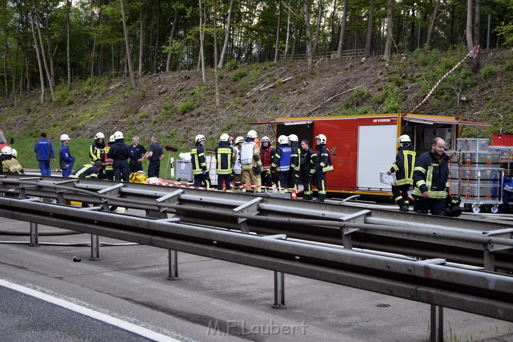 VU Gefahrgut LKW umgestuerzt A 4 Rich Koeln Hoehe AS Gummersbach P068.JPG - Miklos Laubert